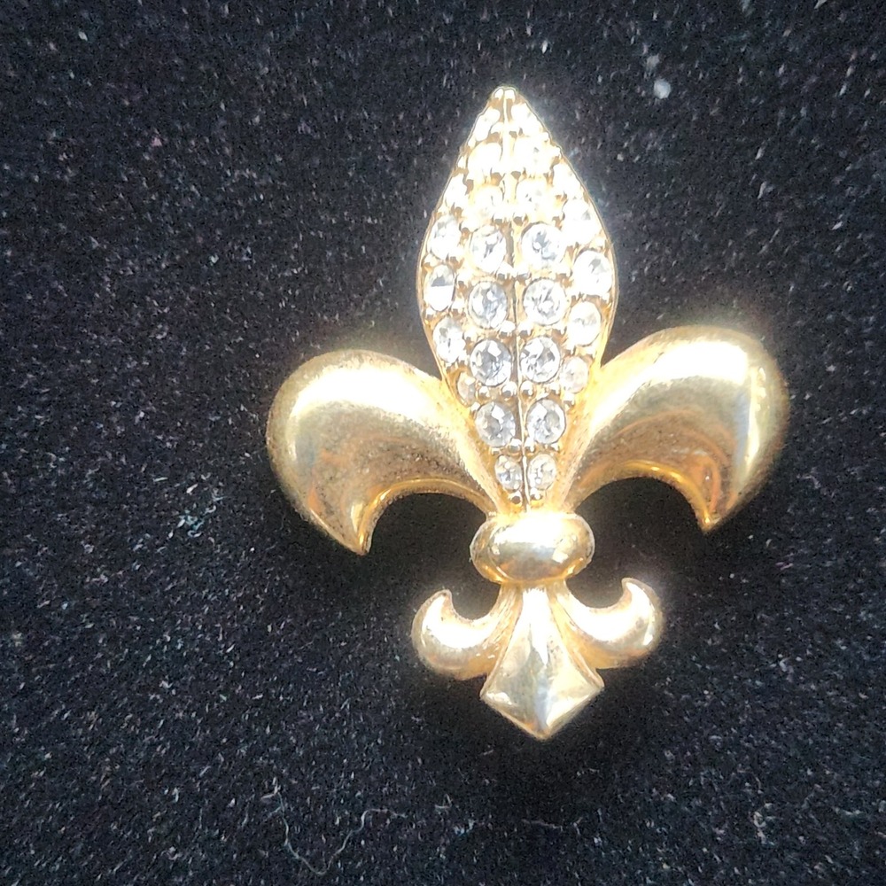 Savvy by Swarovski Fleur De Lis Brooch Gold Tone Crystal Pave Pin